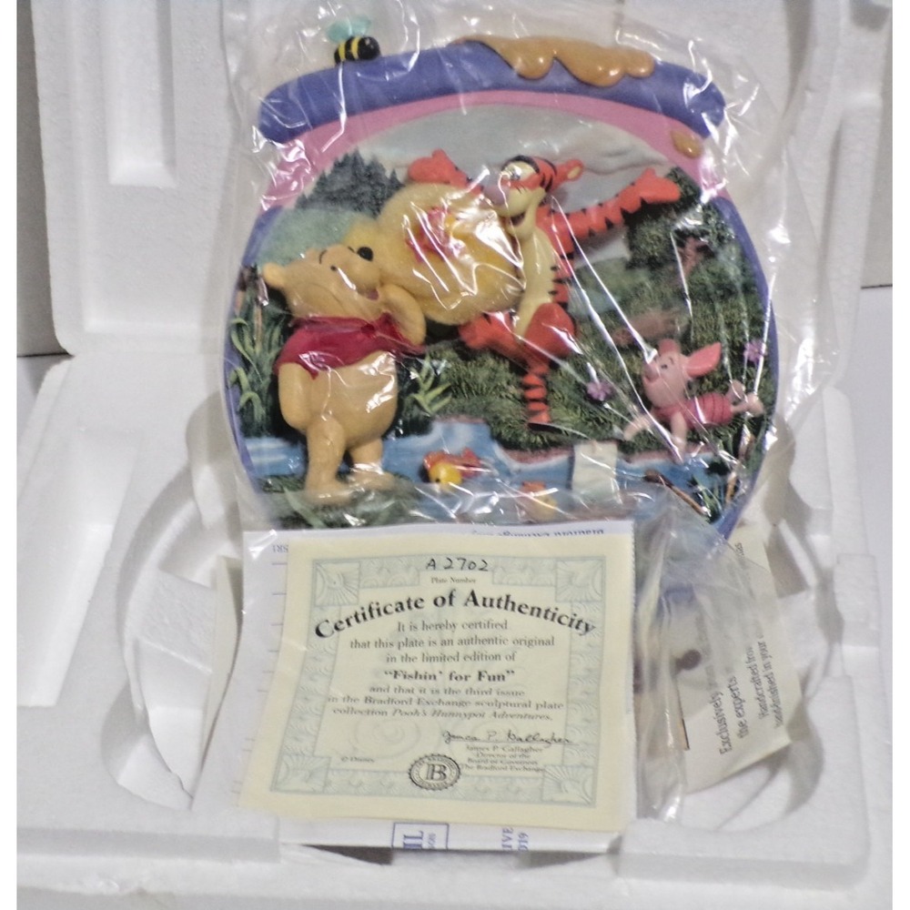 Bradford Exchange "Fishin for Fun" Winnie The Pooh Plate A2702 Disney Collectors